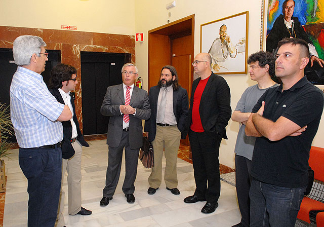 200 obras compiten por el Premio de Pintura de la Universidad de Murcia - 2, Foto 2