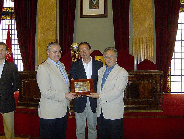 ElPozo ofrece el título de Liga a la Comunidad, el Ayuntamiento y a la Virgen de la Fuensanta - 4, Foto 4