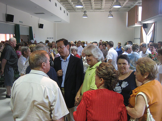Los mayores de Orilla del Azarbe ven cumplido su deseo de estrenar un nuevo centro social - 2, Foto 2