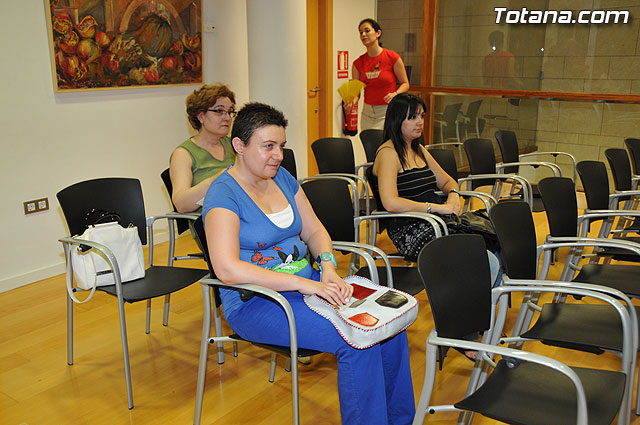La Concejala de Mujer e Igualdad de Oportunidades clausura las actividades 08-09 con la entrega de diplomas de distintos cursos - 6