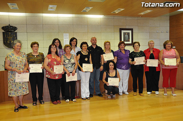 La Concejala de Mujer e Igualdad de Oportunidades clausura las actividades 08-09 con la entrega de diplomas de distintos cursos - 27