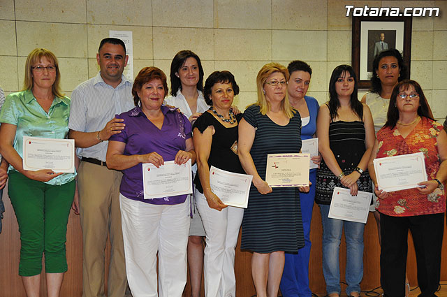 La Concejala de Mujer e Igualdad de Oportunidades clausura las actividades 08-09 con la entrega de diplomas de distintos cursos - 45