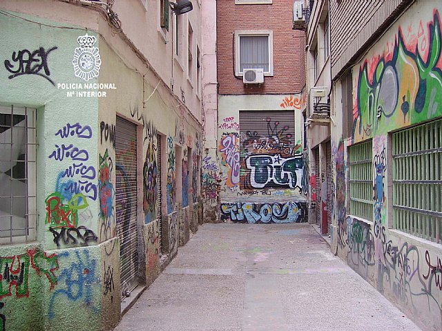 Identificados los autores de más de un millar de grafitis realizados en las calles de Murcia - 3, Foto 3