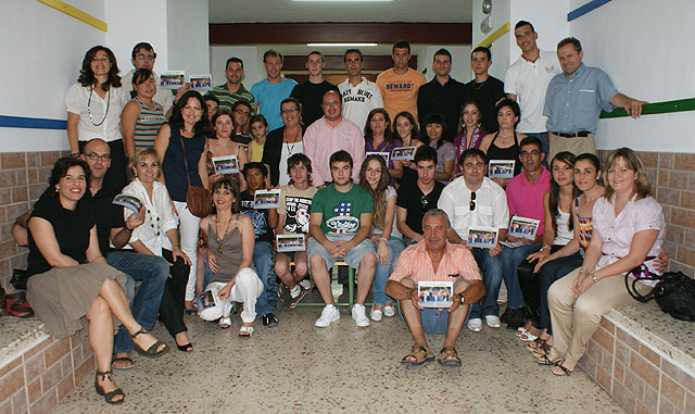 El Centro de Educación para Adultos de Puerto Lumbreras clausura el curso escolar con el Acto de Entrega de Orlas - 1, Foto 1