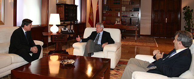 Valcárcel traslada a Claver su compromiso “para trabajar codo con codo” en la defensa del Tajo-Segura - 1, Foto 1