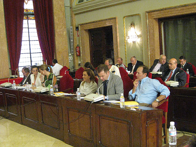 Cientos de vecinos de La Paz celebran la aprobación del Plan Especial que permitirá la rehabilitación integral del barrio - 1, Foto 1