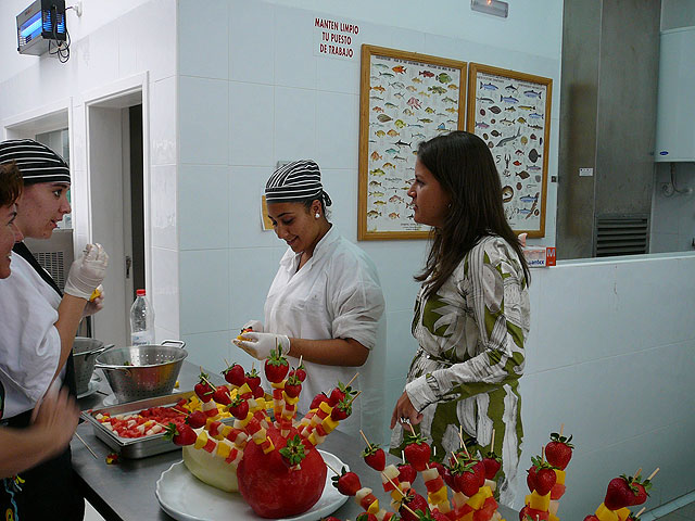 Más de 150 murcianos aprenden un oficio en la Escuela de Formación e Iniciativas de Empleo de El Palmar durante este curso - 2, Foto 2