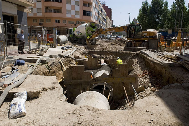 Las obras de Juan Fernández abordan la sustitución del colector de pluviales - 2, Foto 2