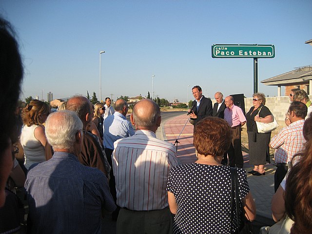 El Alcalde inaugura una calle en La Albatalía en homenaje a Paco Esteban - 1, Foto 1