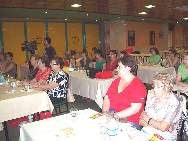 “Las mujeres asociadas cuentan con algo muy importante: la ilusión”, afirma la concejal de Mujer - 2, Foto 2