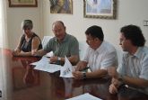 El Ayuntamiento de Alhama y la Asociacin de Comercio de la localidad firman un convenio de colaboracin