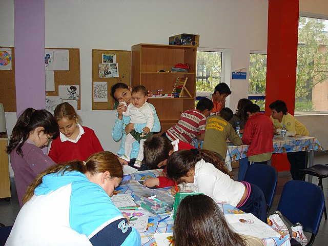El proyecto de Dinamización Social de Barrios de “El Candil” clausura el curso con una fiesta de despedida de verano, Foto 3