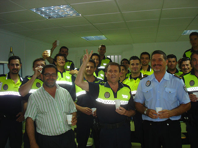 Los policías locales despiden a un compañero que se jubila tras 33 años de servicio - 1, Foto 1