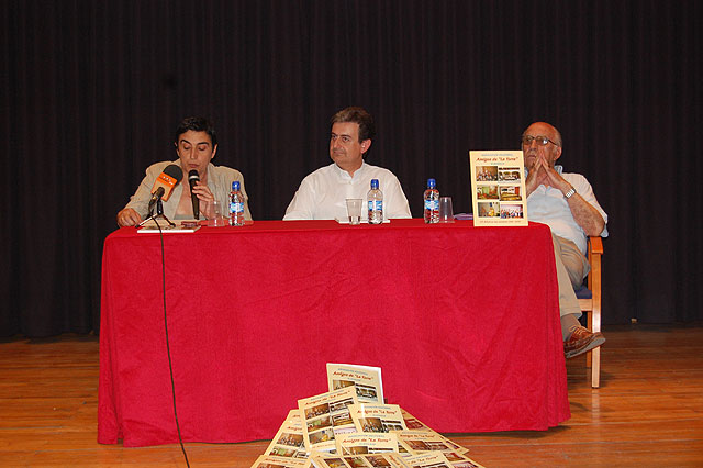 La Asociación Cultural Amigos de La Torre Presentó su libro 10 Años de Vida Asociativa 1998-2008 - 1, Foto 1
