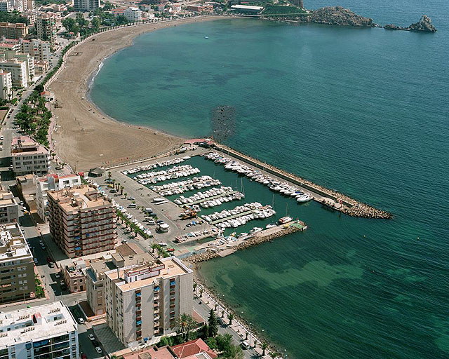Obras Públicas construirá un tinglado para mejorar las condiciones laborales de los pescadores de Águilas - 1, Foto 1