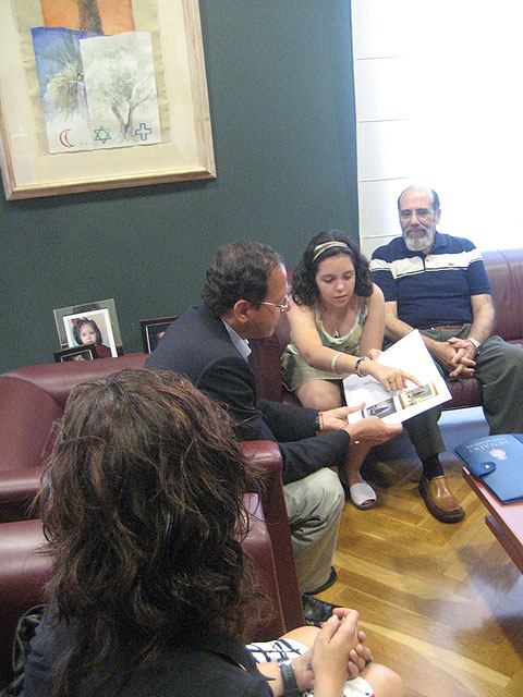 Cámara recibe a la finalista murciana del XXVIII Concurso Nacional “¿Qué es un Rey para ti?” - 2, Foto 2