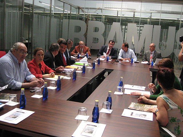 Urbamusa continúa trabajando en el carril bici y en proyectos de aceras y calzadas nuevas para 29 pedanías - 1, Foto 1