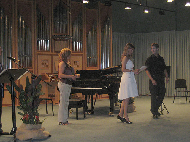 Megía destaca la importante labor de promoción y fomento cultural en el acto de graduación del conservatorio de música de Murcia - 1, Foto 1