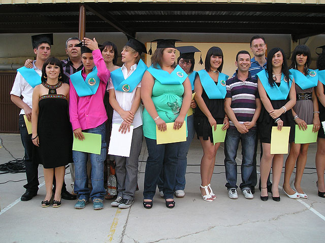 Los primeros alumnos que han realizado la ESO en el CEIB “Guadalentín” de El Paretón se gradúan, Foto 1