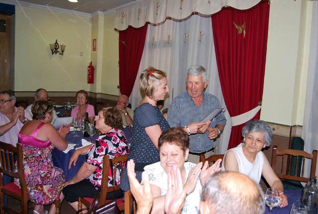 Nuestros mayores inmersos en la grabacin de un disco compacto, Foto 5