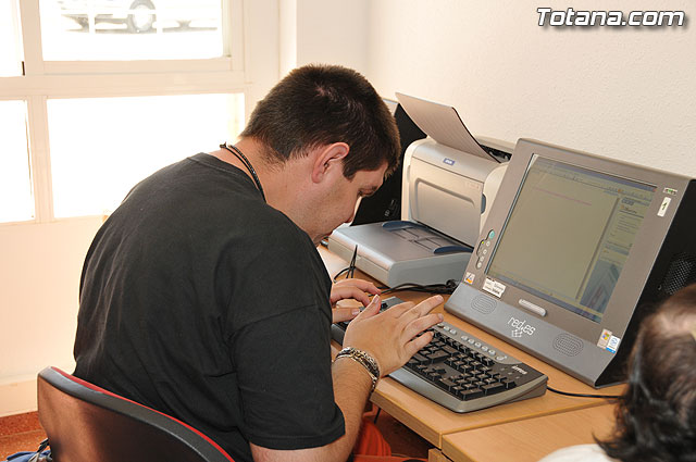 La directora general de Personas con Discapacidad del IMAS visita las dependencias municipales destinadas a colectivos de discapacitados - 6