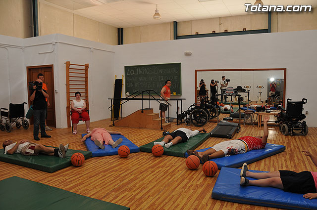 La directora general de Personas con Discapacidad del IMAS visita las dependencias municipales destinadas a colectivos de discapacitados - 8