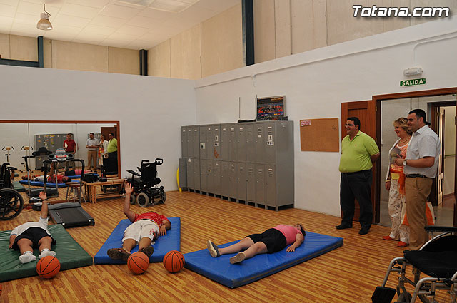 La directora general de Personas con Discapacidad del IMAS visita las dependencias municipales destinadas a colectivos de discapacitados - 9
