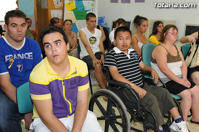 Clausurado el Programa de Iniciacin Profesional Especial (PIPE) “Auxiliares de oficina”, organizado por MIFITO - 10