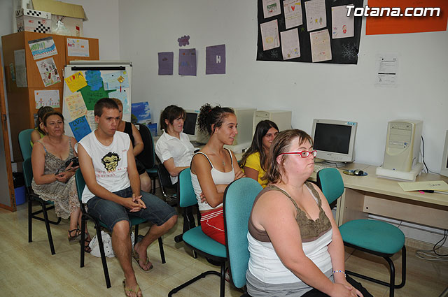 Clausurado el Programa de Iniciacin Profesional Especial (PIPE) “Auxiliares de oficina”, organizado por MIFITO - 5