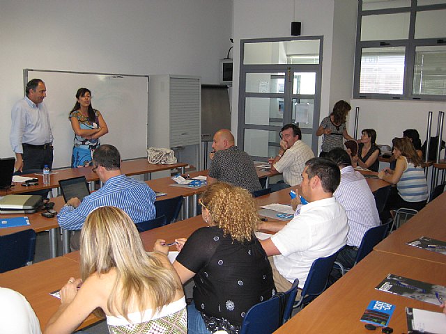 Las jornadas Fase 09 Tecnológica: Tecnología al servicio de la PYME, ventas y organización contaron con la asistencia de una veintena de personas, Foto 1