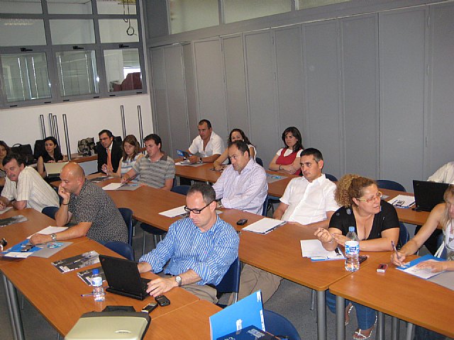 Las jornadas Fase 09 Tecnológica: Tecnología al servicio de la PYME, ventas y organización contaron con la asistencia de una veintena de personas, Foto 2