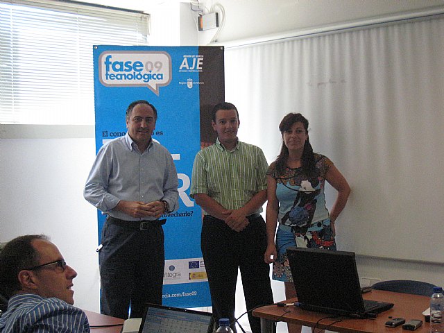 Las jornadas Fase 09 Tecnológica: Tecnología al servicio de la PYME, ventas y organización contaron con la asistencia de una veintena de personas, Foto 3