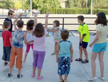 El proyecto de Dinamización Social de Barrios del colectivo “El candil” clausura el curso, Foto 3