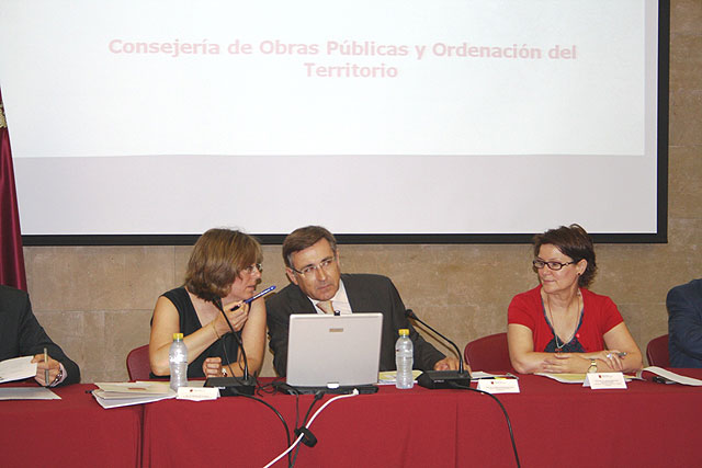 Obras Públicas acoge la Comisión de Seguimiento del Acuerdo Marco 2009 para facilitar el acceso a la vivienda - 2, Foto 2