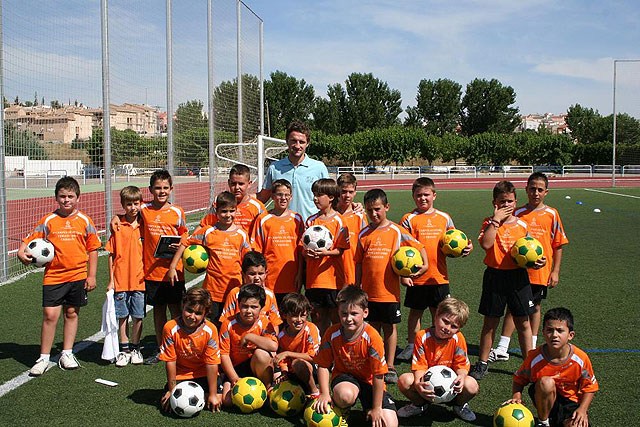 El jugador del “Depor” Mixta en el campus de fútbol de Cehegín - 1, Foto 1
