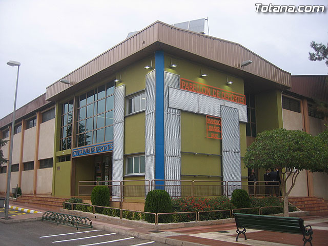 100.000 euros para rehabilitar el pabellón deportivo ‘Manolo Ibáñez’ de Totana, Foto 1