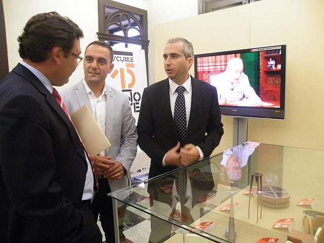 La exposición “Descubre 15 años de diseño” llena de muebles premiados la Casa de la Cultura de Yecla - 2, Foto 2