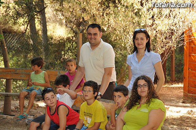 Un total de 300 niños y jvenes participan en las escuelas de verano, campamentos, viajes, y actividades diversas - 7
