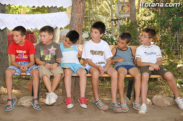 Un total de 300 niños y jvenes participan en las escuelas de verano, campamentos, viajes, y actividades diversas - 15