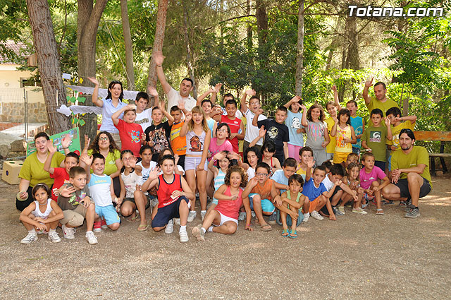 Un total de 300 niños y jvenes participan en las escuelas de verano, campamentos, viajes, y actividades diversas - 37
