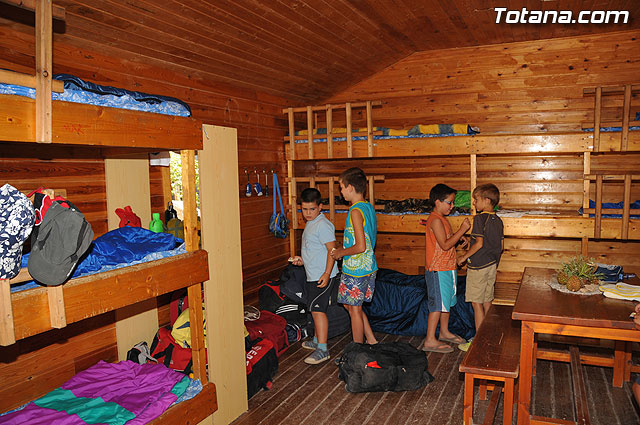 Un total de 300 niños y jvenes participan en las escuelas de verano, campamentos, viajes, y actividades diversas - 42