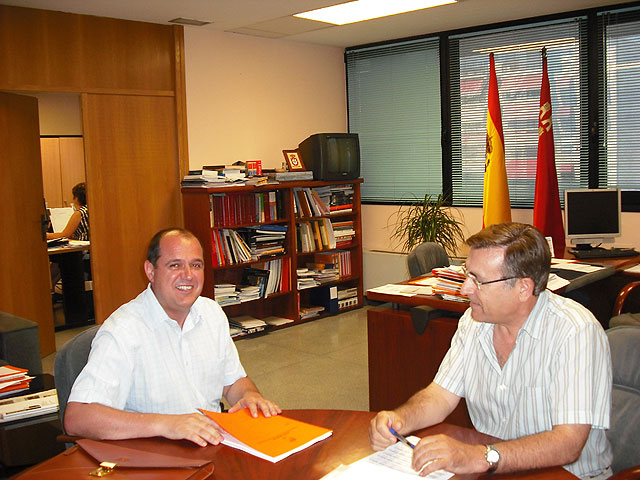 El director general de Vivienda apuesta por la regeneración de fachadas en el municipio, Foto 1