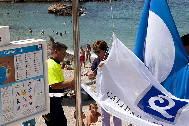 Izado de banderas azules y de Q de Calidad en las playas del municipio - 2, Foto 2