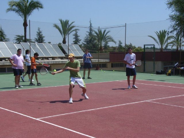 Cerca de 500 usuarios participan en las diferentes actividades deportivas del programa “Verano Polideportivo 2009”, Foto 3