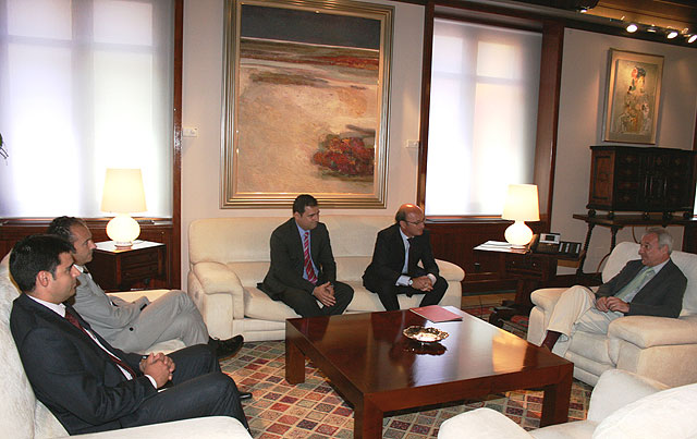 Los promotores se quejan de la actitud de los bancos y piden ayudas a la residencia turística - 1, Foto 1