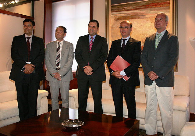 Los promotores se quejan de la actitud de los bancos y piden ayudas a la residencia turística - 2, Foto 2