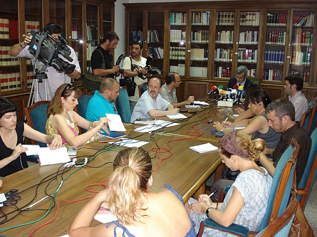 Martínez Moya aboga por “una Justicia más atenta y humana” durante la presentación de la Memoria TSJ-RM 2008 - 1, Foto 1