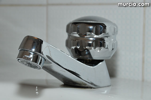 Denuncian que los vecinos de los huertos y La Charca sufren cortes de agua a diario por la incompetencia e inoperancia del gobierno de Andreo, Foto 1