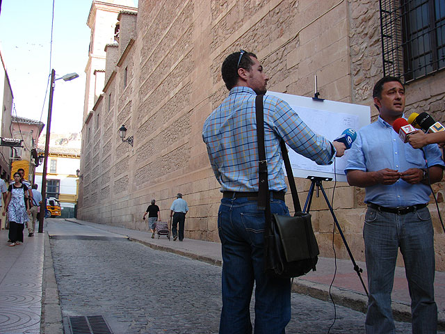 El Ayuntamiento reformará la calle Presbítero Emilio García para facilitar la circulación de los peatones - 1, Foto 1