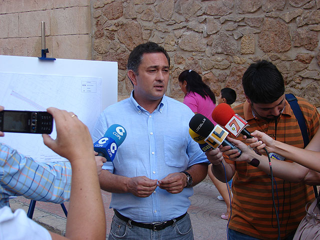 El Ayuntamiento reformará la calle Presbítero Emilio García para facilitar la circulación de los peatones - 2, Foto 2